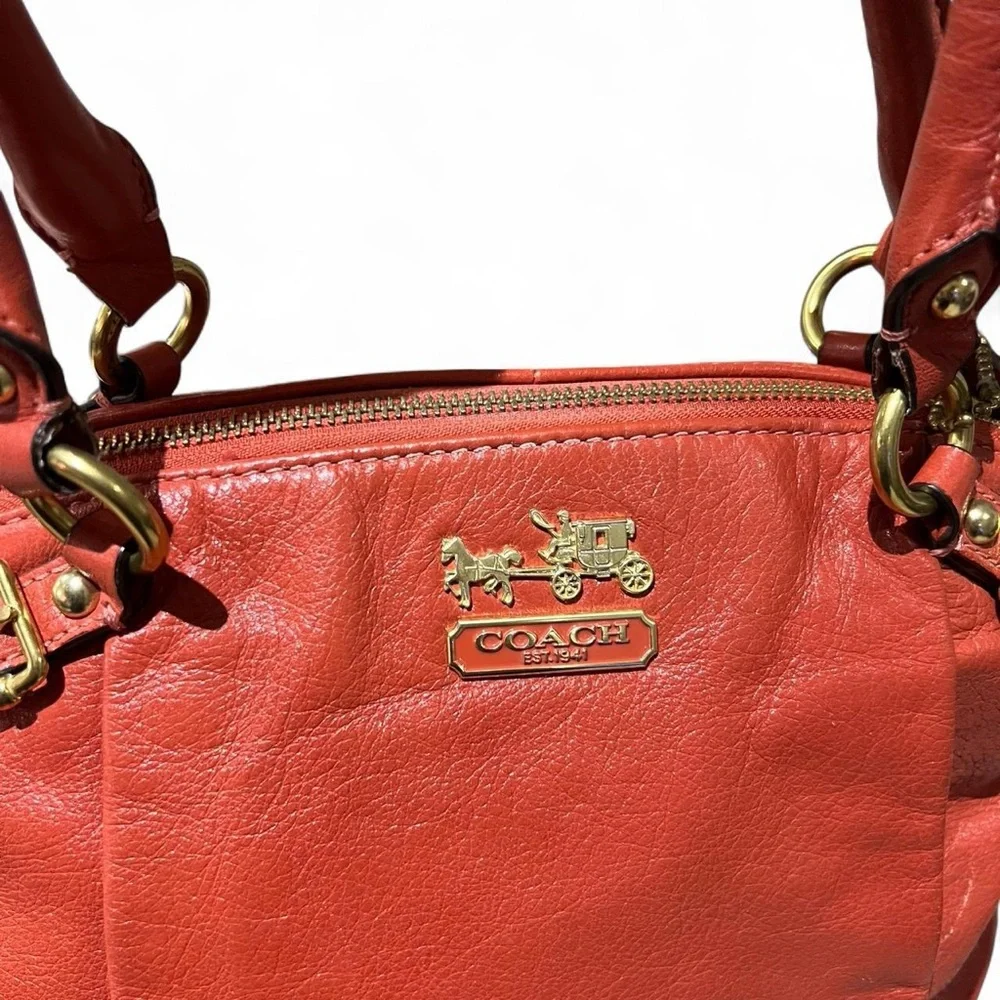 Coach - Picture 5 of 9